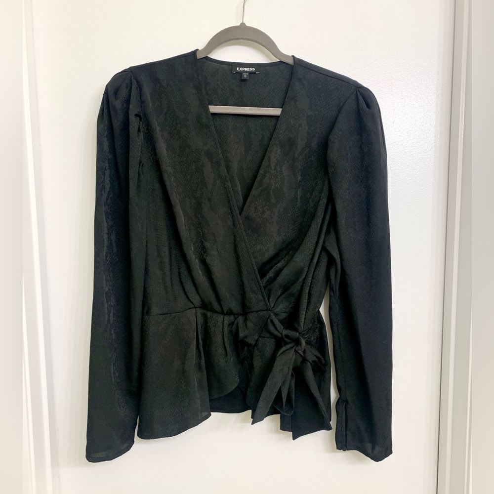 Snakeskin Jacquard Puff Shoulder Wrap Front Tie Top XL